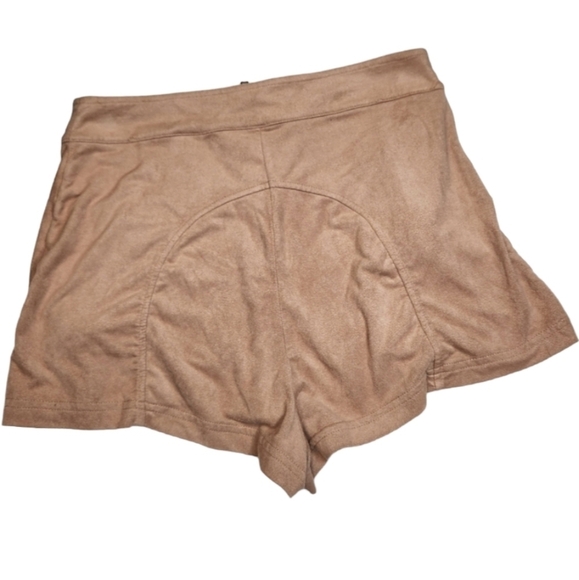 DIVIDED Shorts Womens 4 Faux Suade High Rise with Zippers Tan - Picture 3 of 6